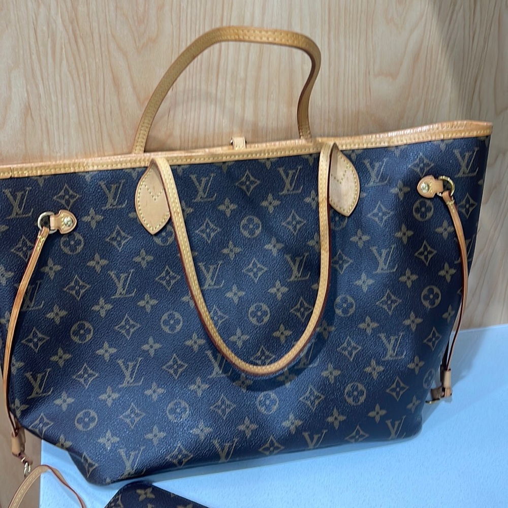 Authentic Louis Vuitton Neverfull